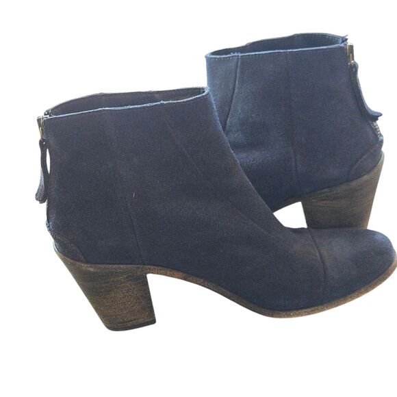 Hoss Blue Suede Lether Size 39, 8.5 Zip Heel Ankle Boot Spain Luxury Old Money - Picture 5 of 9